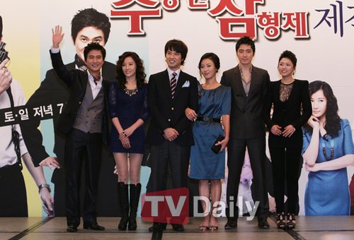 组图:KBS新剧《 奇怪的三兄弟 》举行制作发布
