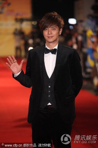 图:第44届台湾金钟奖 罗志祥黑色西装自信亮相