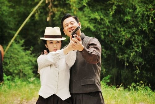 《民国往事》剧照曝光 王晓晨连奕名夫妻情深
