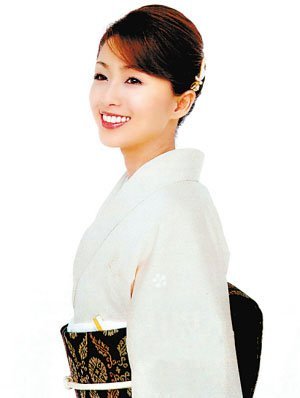酒井法子写亲笔信鼓励丈夫出庭 声明不想离婚