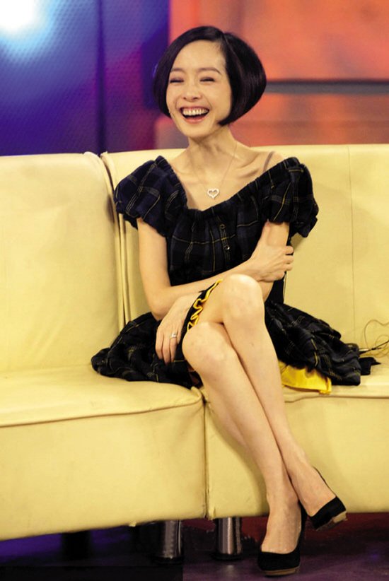 <em>鲁豫</em>失宠节目下嫁+网友给其换<em>发型</em>(图)