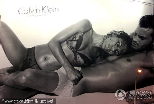 游戏下载到电脑中后,怎么传到手机里啊!帮帮忙