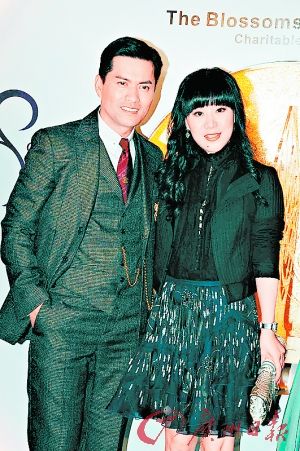 52岁吕良伟坐拥10亿身家 老婆是内地高干子弟