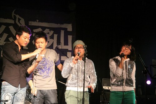 刘嘉亮携手青蛙乐队 新歌首唱与歌迷共度光棍