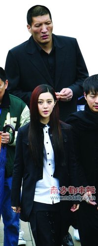 《十月围城》南京誓师 众主创称票房可望4亿