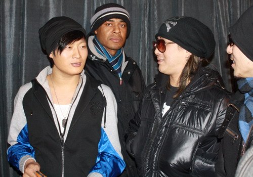 信乐团新主唱征选如火如荼 李九鸣全力以赴_大