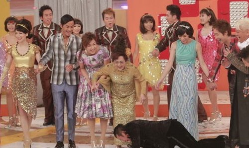 邵逸夫亲临TVB台庆 曾志伟趴地献吻李香琴_港