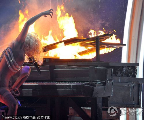 Lady Gaga�������۱����� �α�̹���ۻ�����