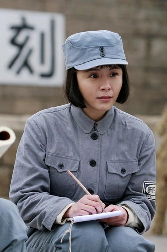 连奕名走出《大刀》 领衔《历史的天空》姊妹