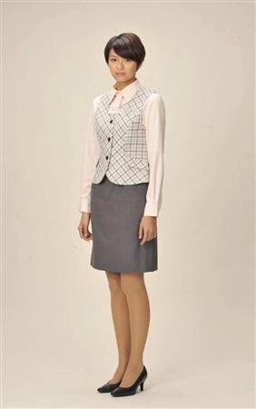 荣仓<em>奈奈</em>《决定不哭的日子》扮演受气包女白领