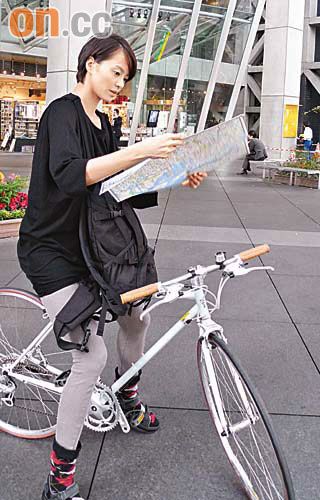 梁咏琪化身空中飞人四处飞 病倒发高烧_港台