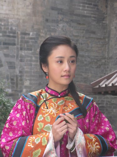 《河洛图》热拍 刘芸饰传奇女子经商有道_内地