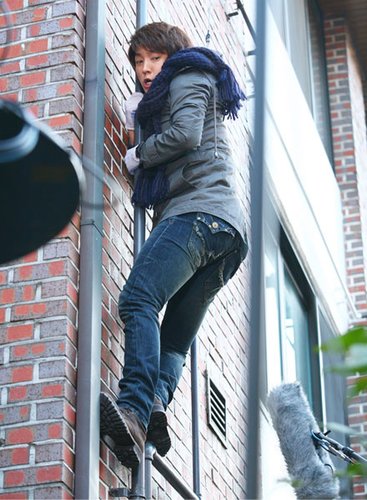 《Hero》引发观众热议 李俊基变身蜘蛛侠(图)_