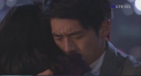 组图:《圣诞会下雪吗》 高修韩艺瑟 