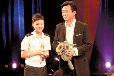 央视主持人朱军和妻子谭梅的甜蜜爱情之路(图