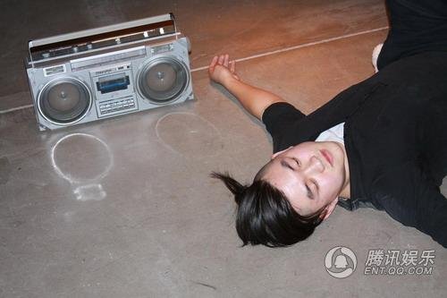 组图:80后剧《渴爱crave》中文首演 值得一看