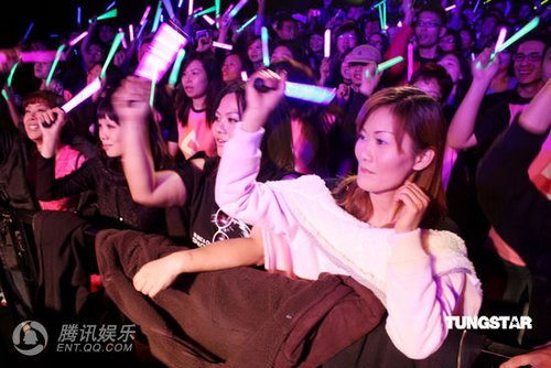 组图:伍佰新专辑主打摇滚 回收经典再度演绎_