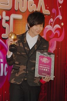 林俊杰BY2喜获咪咕大奖 新人王张婧现身亚太榜