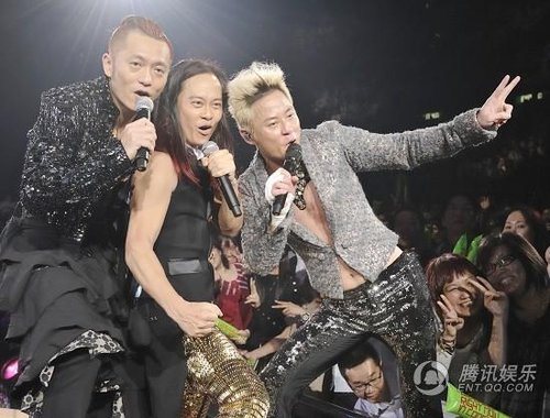 草蜢演唱会现场劲爆组图