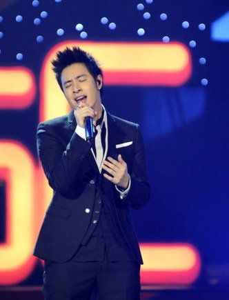 潘玮柏领衔跨年音乐嘉年华 唱响成都狂欢之夜