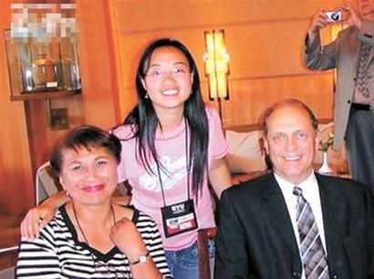 组图：“最土谋女郎”魏敏芝美国生活照曝光