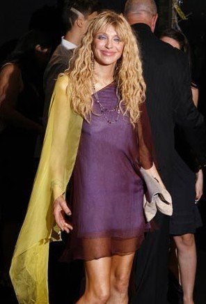 柯妮·拉芙祸不单行 信用卡欠款34万遭逼债