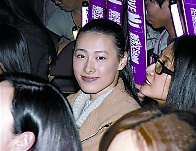 李泽楷手机只存儿子照 梁洛施被孤立豪门梦难