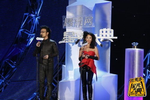 汪峰、李玟获09年星光大典年度专辑荣誉