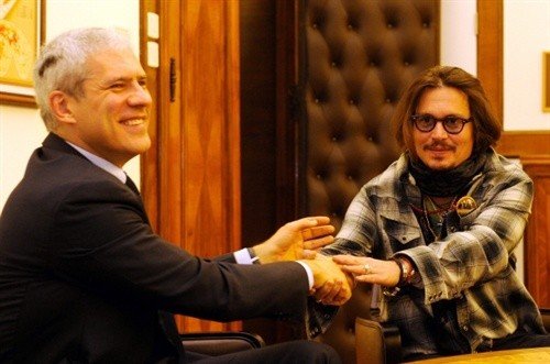 约翰尼·德普参加塞尔维亚电影节 获总统接见