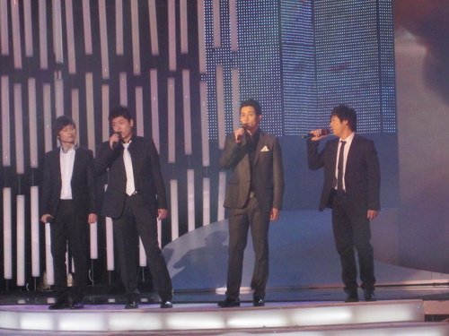 沙宝亮率乐巢音尚旗下艺人亮相卫视春晚