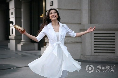 李冰冰自曝<em>站</em>盆里<em>洗澡</em>:用<em>洗澡</em>水拖地冲<em>厕所</em>_娱