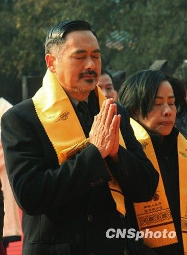 周润发豪掷百万找人代孕 私生女年届20不闻不问