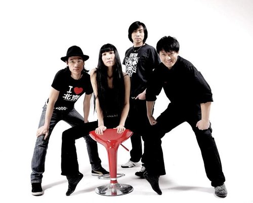 布衣乐队作品被日本天王级乐队翻唱 年初四发片__腾讯网