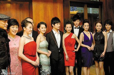 《新红楼梦》的小演员们四处代言