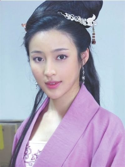 新潘金莲甘婷婷羞涩谈床戏跟着感觉走