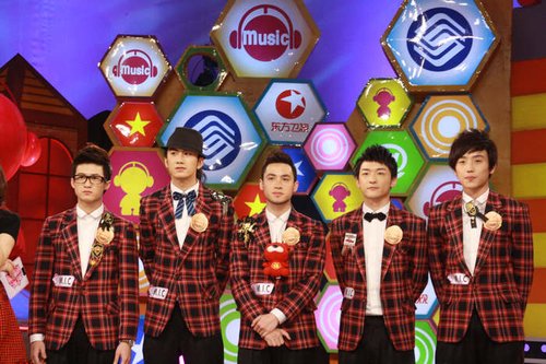 高晓松张靓颖力挺MIC男团 印钞机组合横空出世