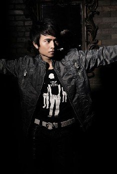 唱作偶像欢子人气飙升 不忘倡导公益环保事业