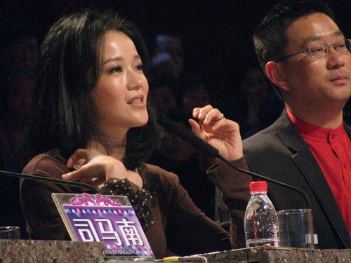 网络歌手泪洒现场谢恩师 舞后扬扬羡慕不已