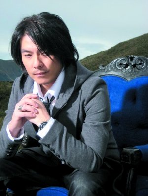 阿杜新专辑沿袭老路没惊喜 成本月酸莓奖