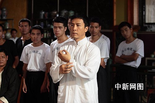 甄子丹洪金宝对战 《叶问2》洪拳战咏春初露端