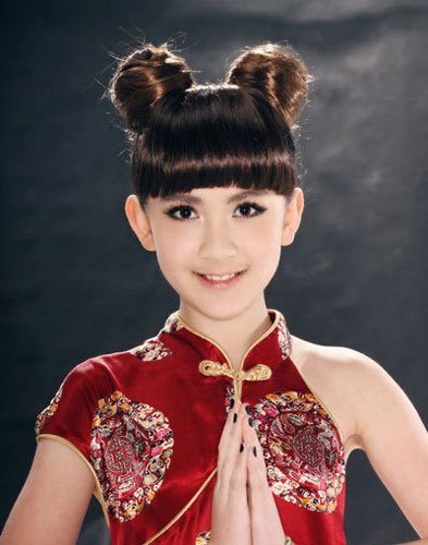 90后美女童星渐露头角或展示清纯或炫耀性感_娱
