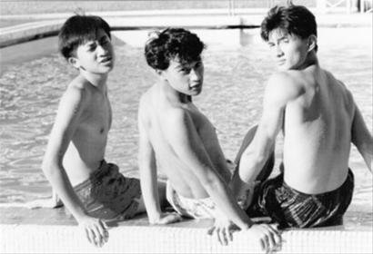 小虎队前经纪人曝内幕：扣钱加体罚，允许谈恋爱