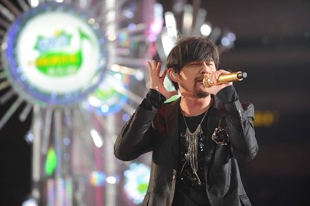 周杰伦大胡子造型求转运 八卦太多自认很衰