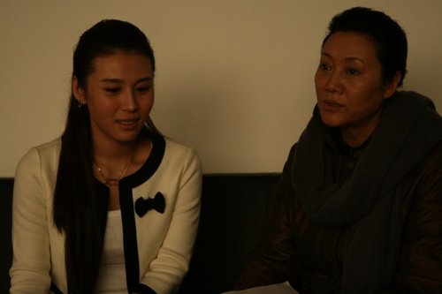 《爱的方向盘》北京热拍 王丽云张宁益情如母女