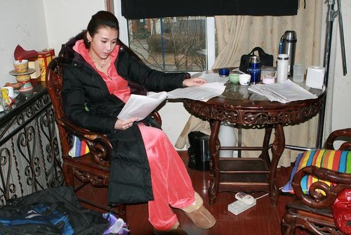 张宁益紧握“爱的方向盘” 闭口不谈伤心往事