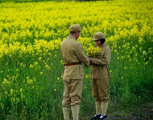 杨若兮边革命边恋爱 《历史的进程》中个性鲜