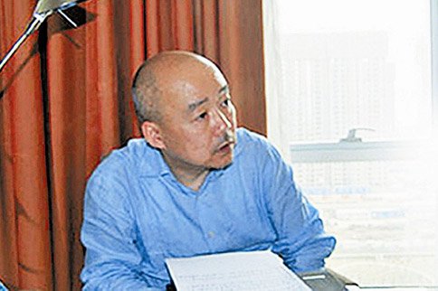 <em>女主播</em>爆料有漏洞?献身门教师自称老同志懂
