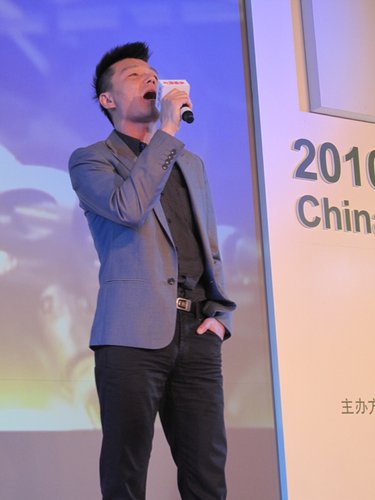 田守望者坚持环保不动摇 主唱拍环保纪录片_娱