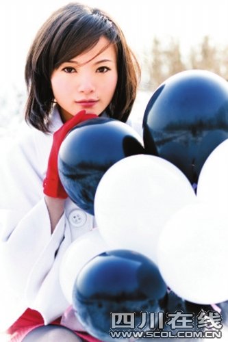 超女胡灵整容求“生” 好友:她为生计四处借钱