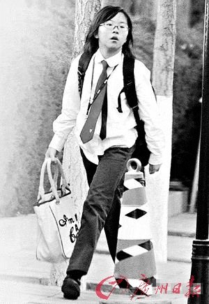 传王菲复出捞3亿救夫 知情人爆李亚鹏收入不菲